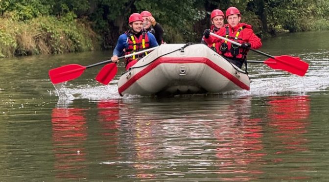 Výcvik jednotky na tekoucí vodě